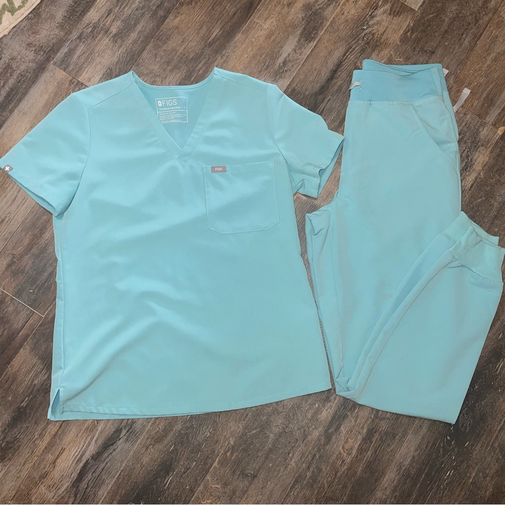 FIGS womens scrub set seaglass catrina top zamora high waisted joggers